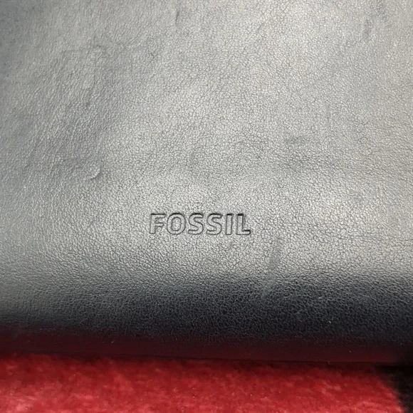 Fossil Navy Zip Around Leather Wallet - Picture 3 of 11